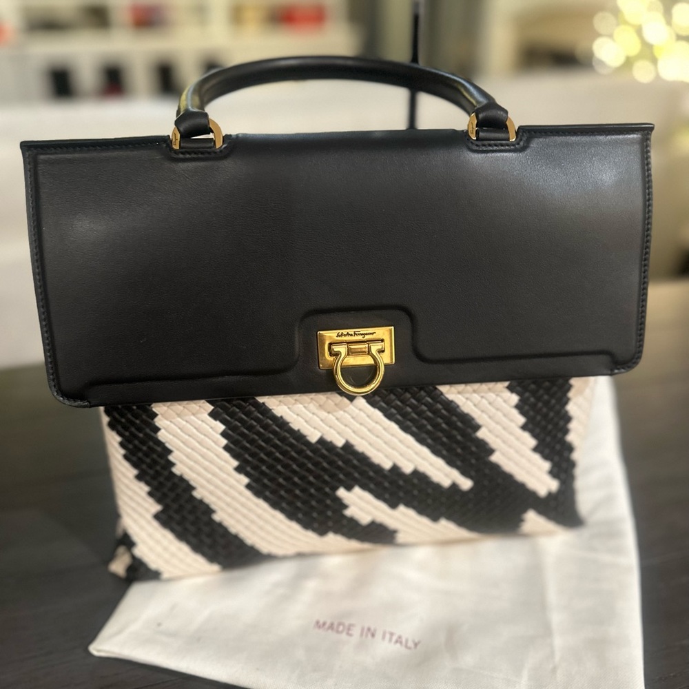 AUTHENTIC Salvatore Ferragamo Trifoluo Top Handle Bag Woven Leather Medium - Picture 13 of 16